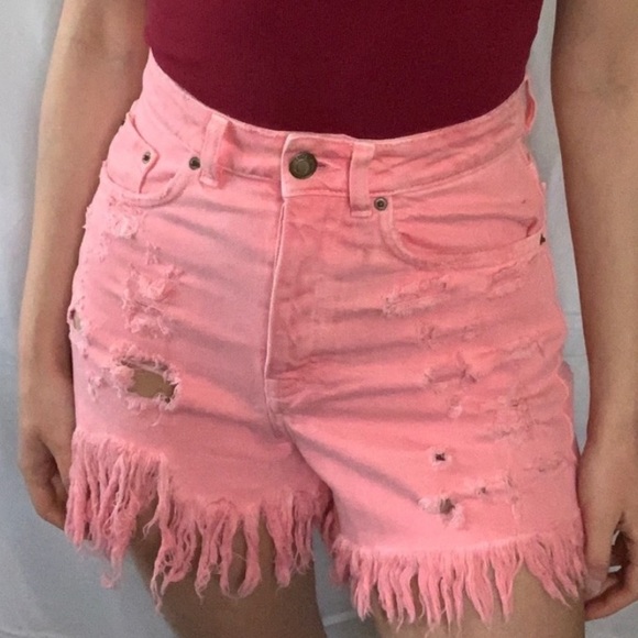 Zara bright pink distressed high rise denim shorts - Picture 3 of 12